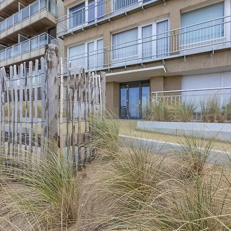 Apartment Modern With Frontal Sea-view