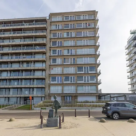 Modern With Frontal Sea-view Apartment *
